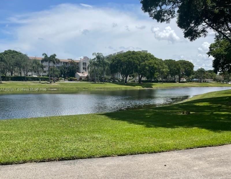 Vendido Recientemente: $160,000 (2 camas, 2 baños, 1220 Pies cuadrados)