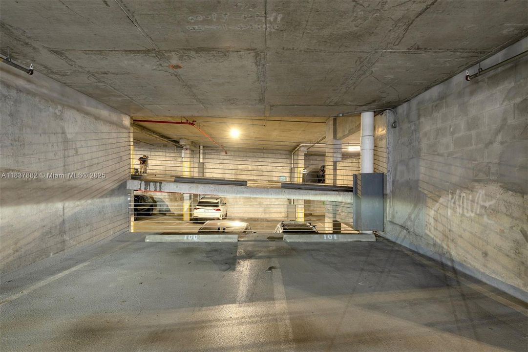 Activo con contrato: $800,000 (3 camas, 3 baños, 1634 Pies cuadrados)