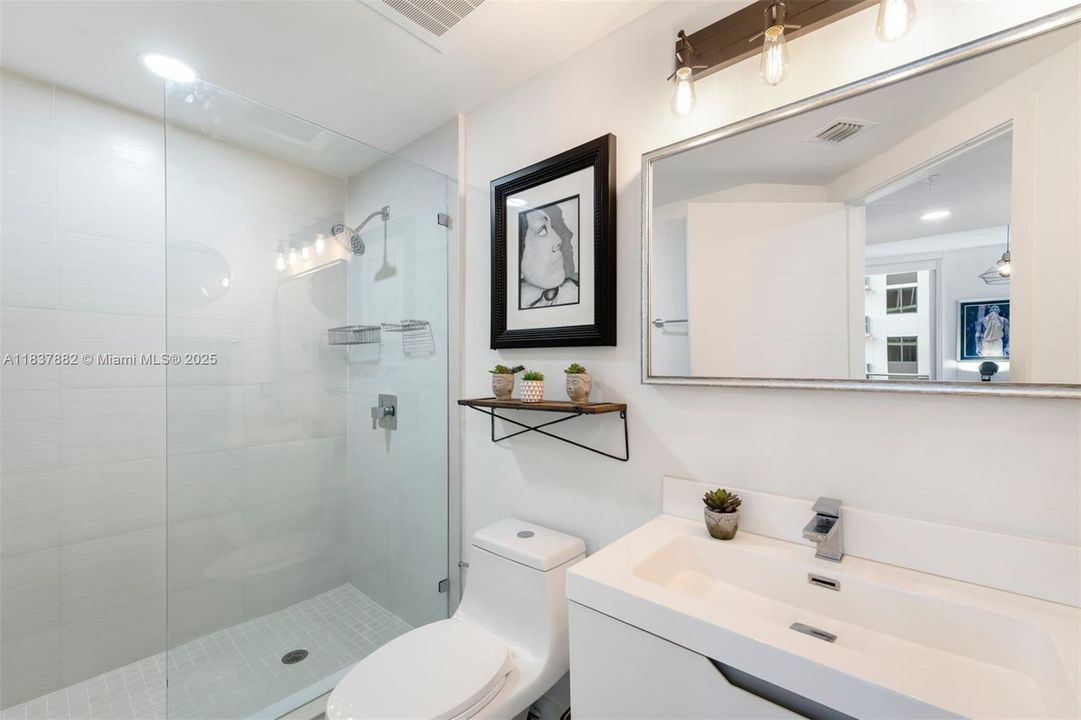 Activo con contrato: $800,000 (3 camas, 3 baños, 1634 Pies cuadrados)