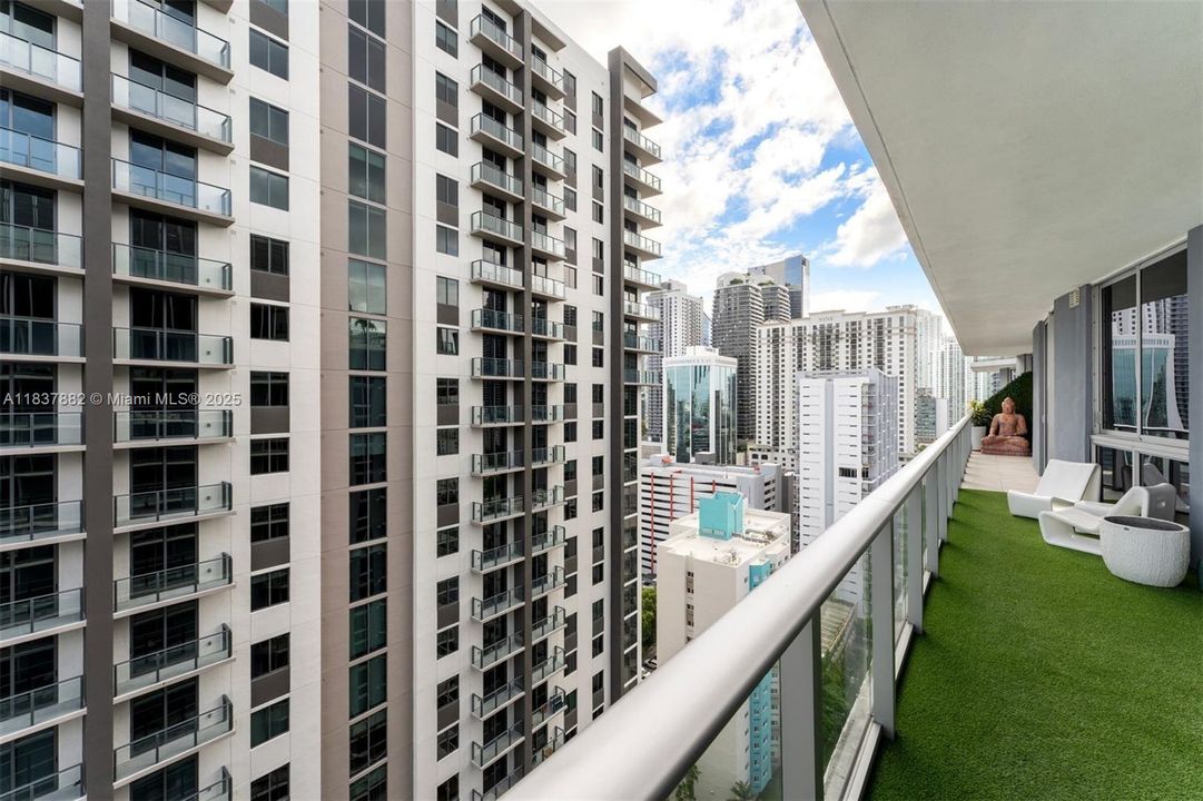 Activo con contrato: $800,000 (3 camas, 3 baños, 1634 Pies cuadrados)