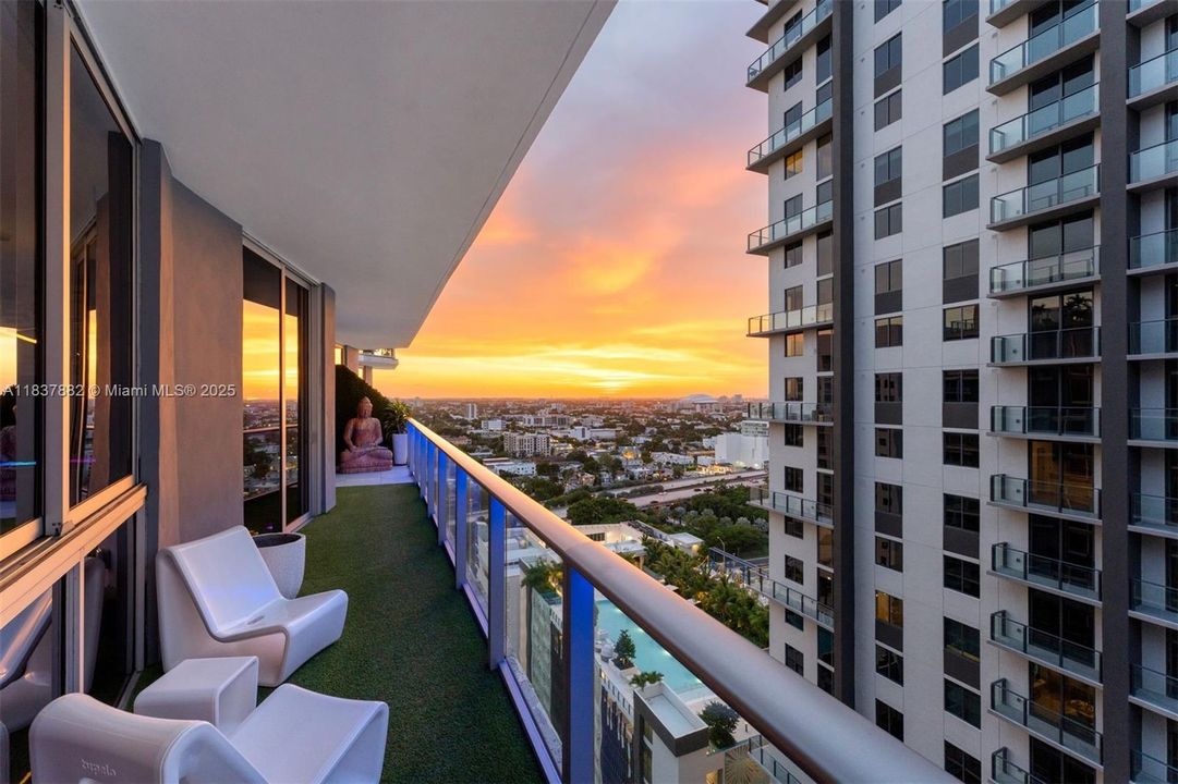 Activo con contrato: $800,000 (3 camas, 3 baños, 1634 Pies cuadrados)