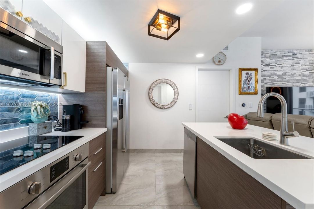 Activo con contrato: $800,000 (3 camas, 3 baños, 1634 Pies cuadrados)