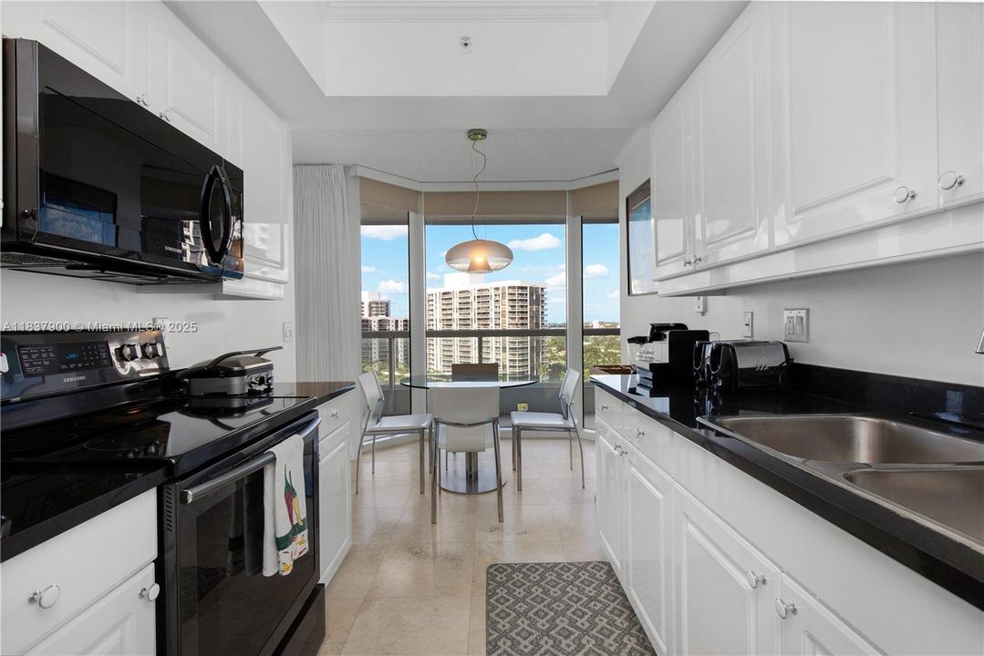 待售: $680,000 (2 贝兹, 2 浴室, 1505 平方英尺)