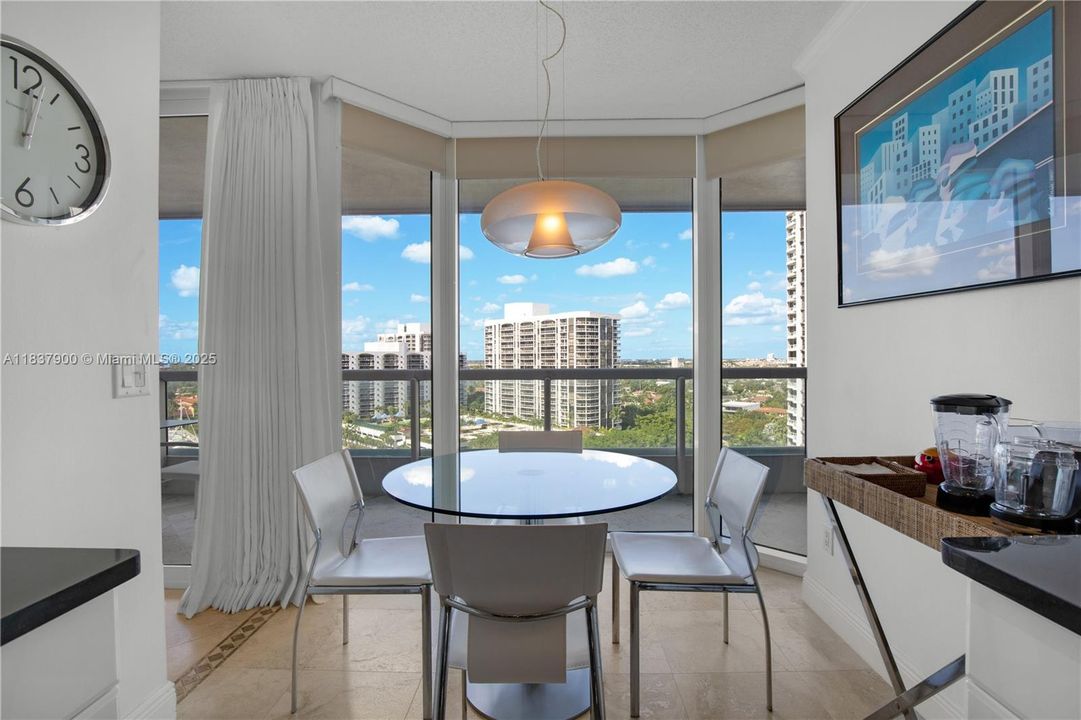 待售: $680,000 (2 贝兹, 2 浴室, 1505 平方英尺)