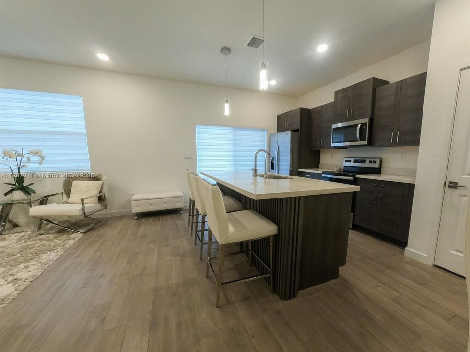 На продажу: $440,000 (3 спален, 2 ванн, 1628 Квадратных фут)