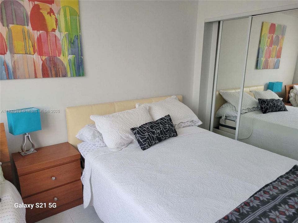 En Venta: $394,500 (2 camas, 2 baños, 1200 Pies cuadrados)