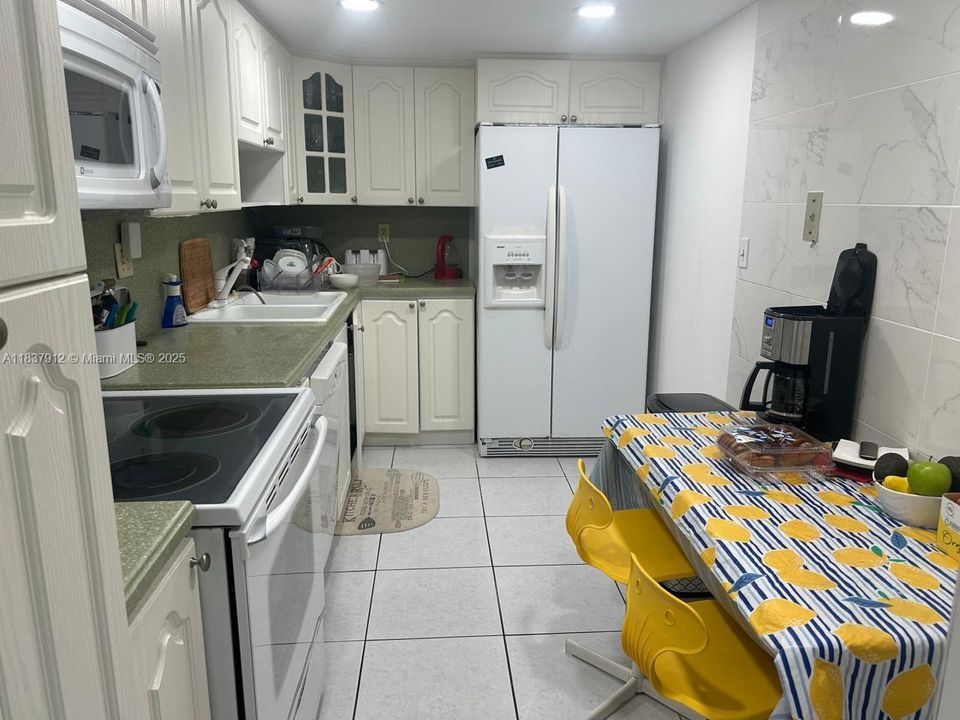En Venta: $394,500 (2 camas, 2 baños, 1200 Pies cuadrados)