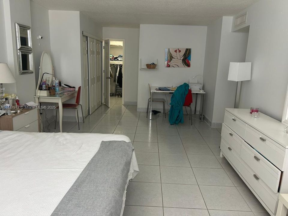 En Venta: $394,500 (2 camas, 2 baños, 1200 Pies cuadrados)