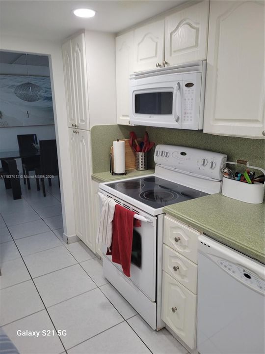 En Venta: $394,500 (2 camas, 2 baños, 1200 Pies cuadrados)