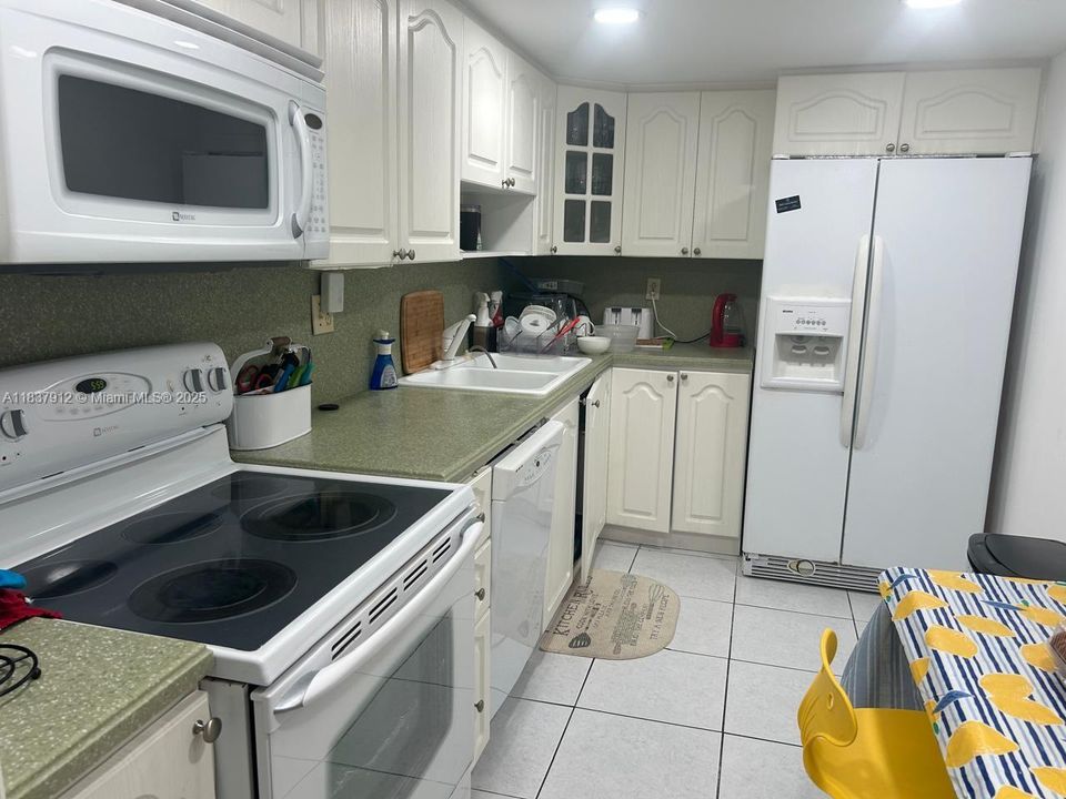 En Venta: $394,500 (2 camas, 2 baños, 1200 Pies cuadrados)