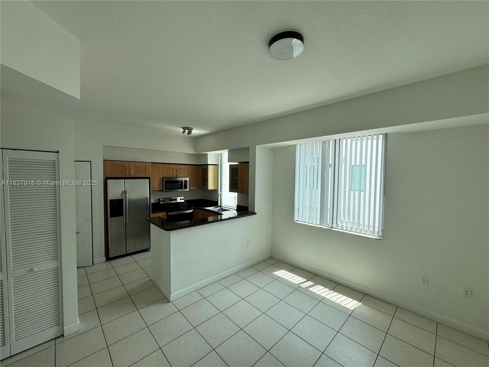 For Rent: $3,800 (3 beds, 3 baths, 2127 Square Feet)