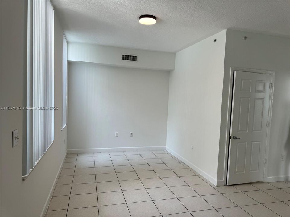 For Rent: $3,800 (3 beds, 3 baths, 2127 Square Feet)