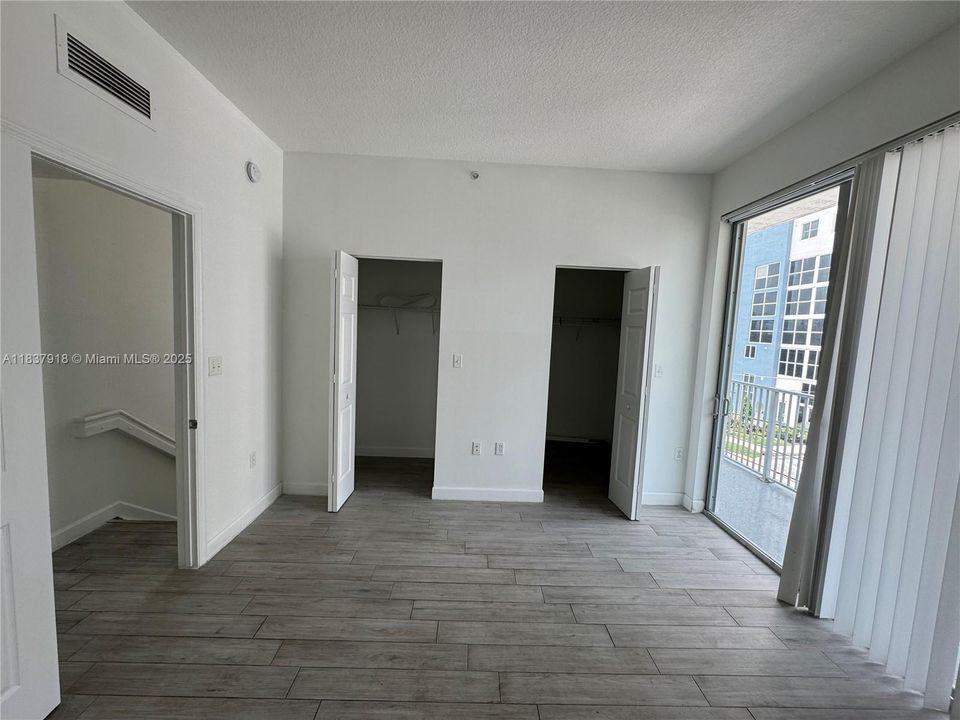 For Rent: $3,800 (3 beds, 3 baths, 2127 Square Feet)