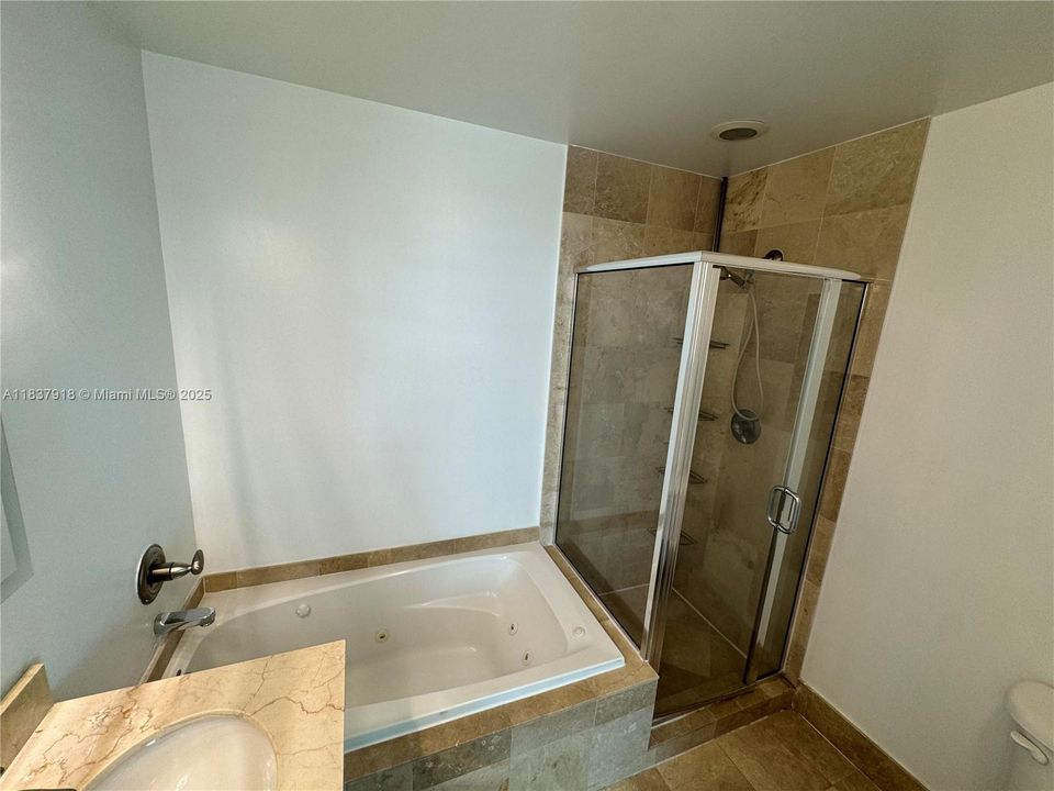 For Rent: $3,800 (3 beds, 3 baths, 2127 Square Feet)