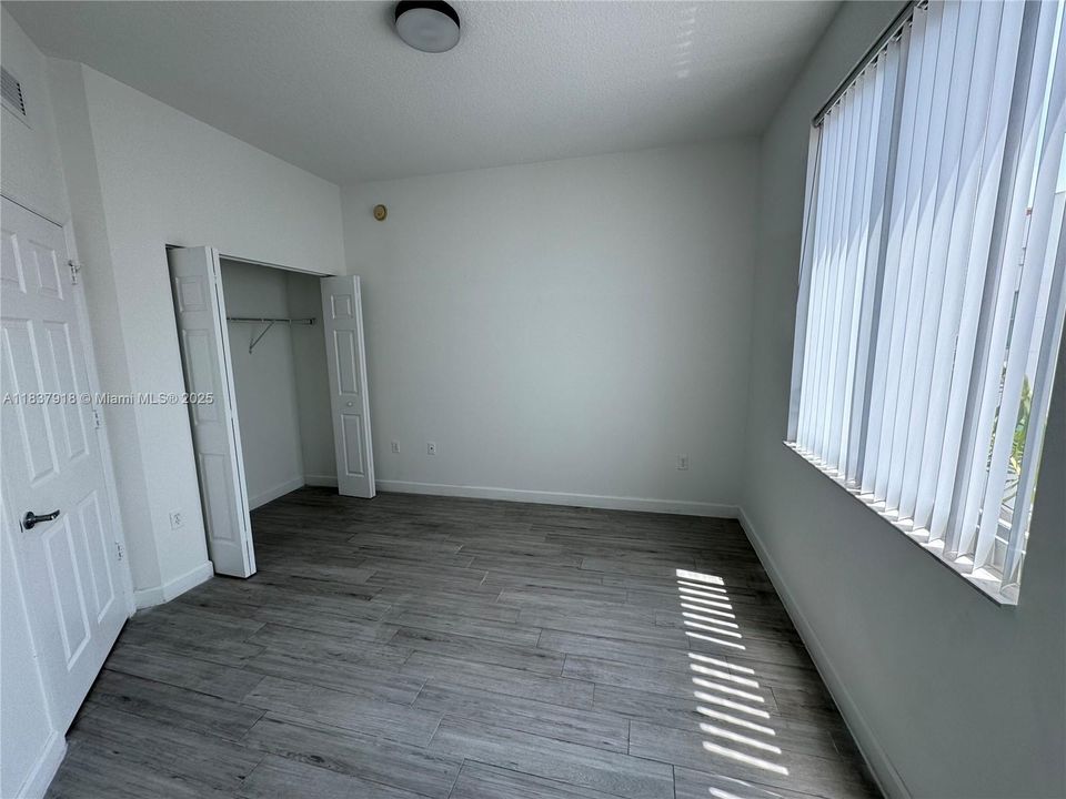 For Rent: $3,800 (3 beds, 3 baths, 2127 Square Feet)