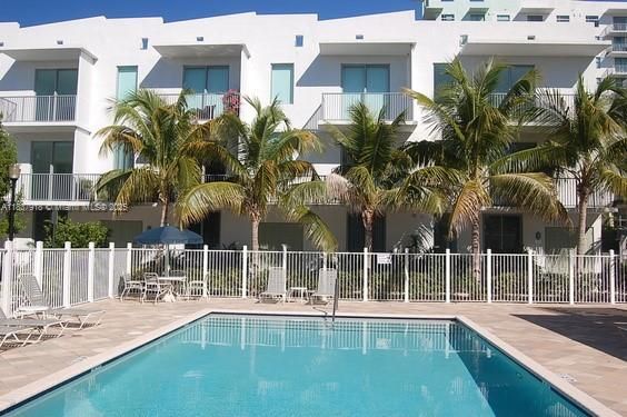 For Rent: $3,800 (3 beds, 3 baths, 2127 Square Feet)