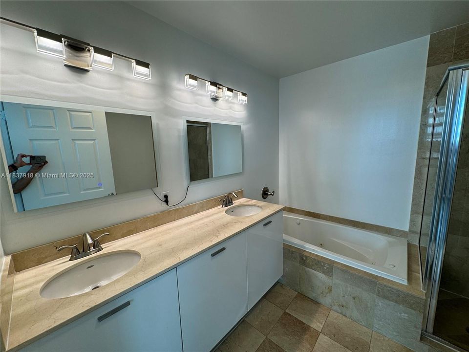 For Rent: $3,800 (3 beds, 3 baths, 2127 Square Feet)