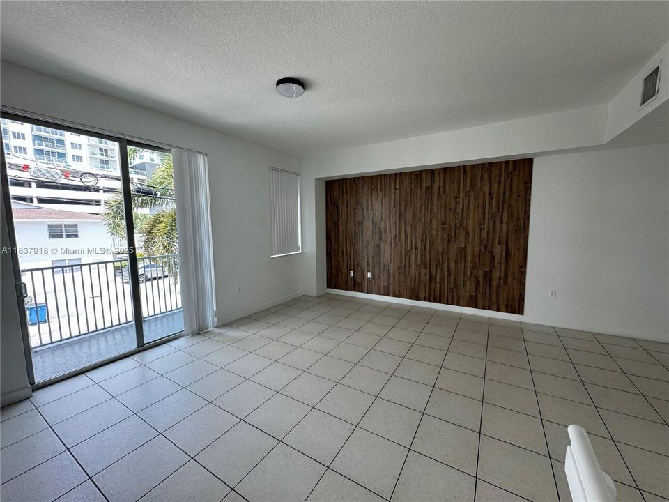 For Rent: $3,800 (3 beds, 3 baths, 2127 Square Feet)