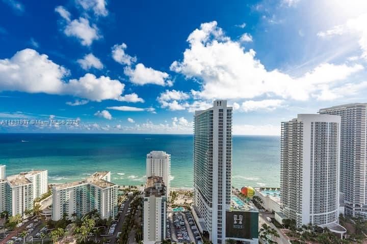 En Venta: $980,000 (2 camas, 2 baños, 1075 Pies cuadrados)