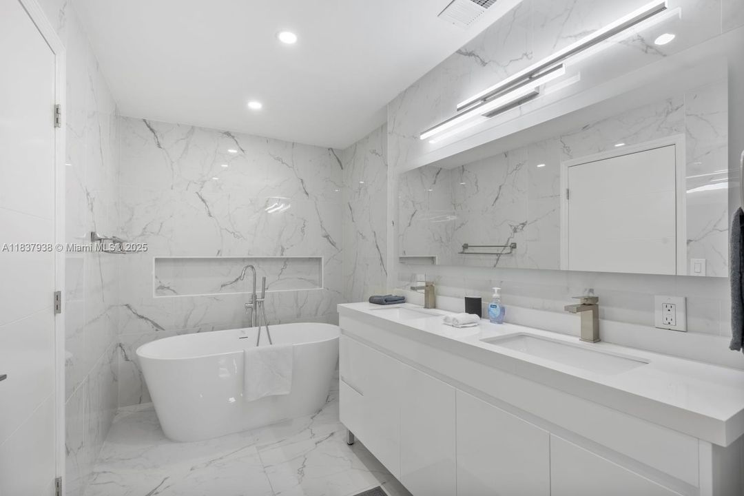 Recientemente alquilado: $12,500 (4 camas, 4 baños, 3373 Pies cuadrados)