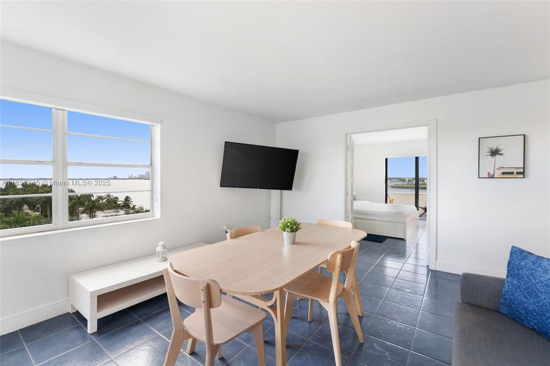 На продажу: $349,000 (1 спален, 1 ванн, 739 Квадратных фут)