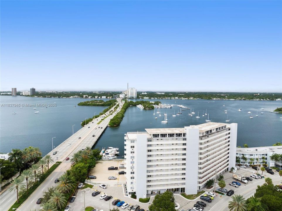 На продажу: $349,000 (1 спален, 1 ванн, 739 Квадратных фут)