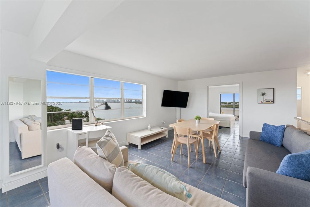 На продажу: $349,000 (1 спален, 1 ванн, 739 Квадратных фут)