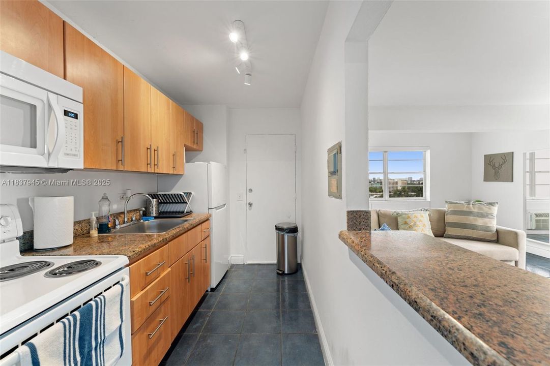 На продажу: $349,000 (1 спален, 1 ванн, 739 Квадратных фут)