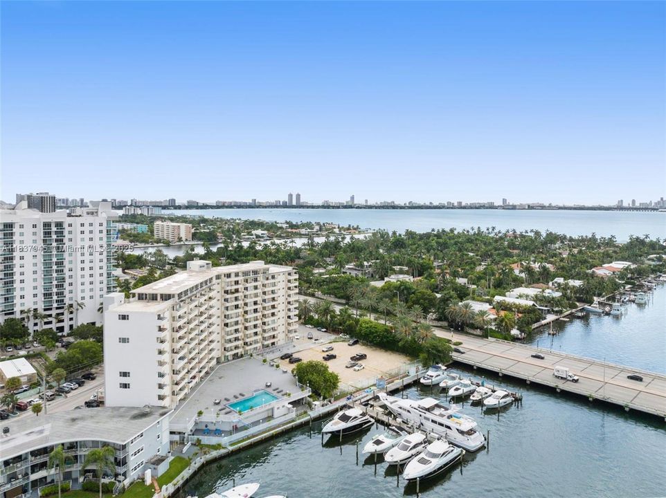 На продажу: $349,000 (1 спален, 1 ванн, 739 Квадратных фут)