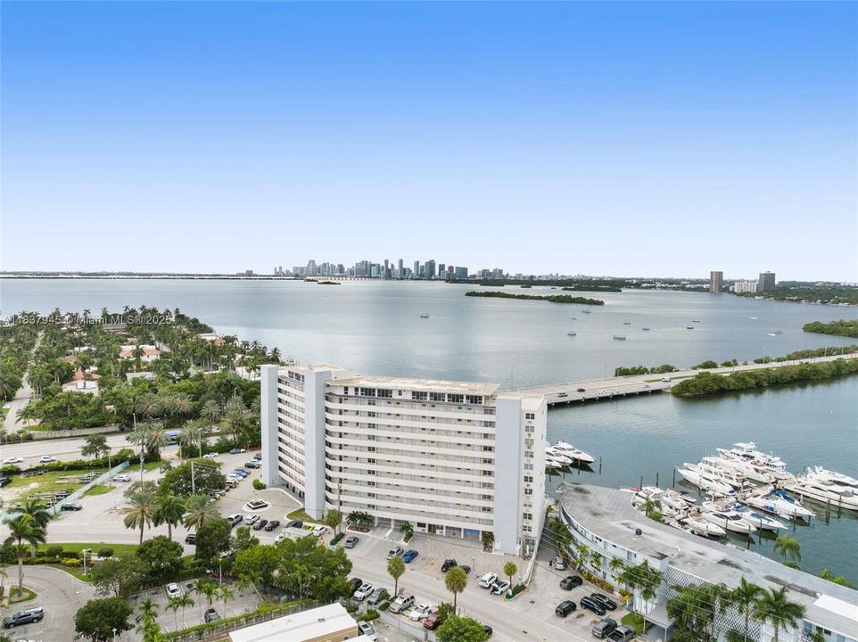 На продажу: $349,000 (1 спален, 1 ванн, 739 Квадратных фут)