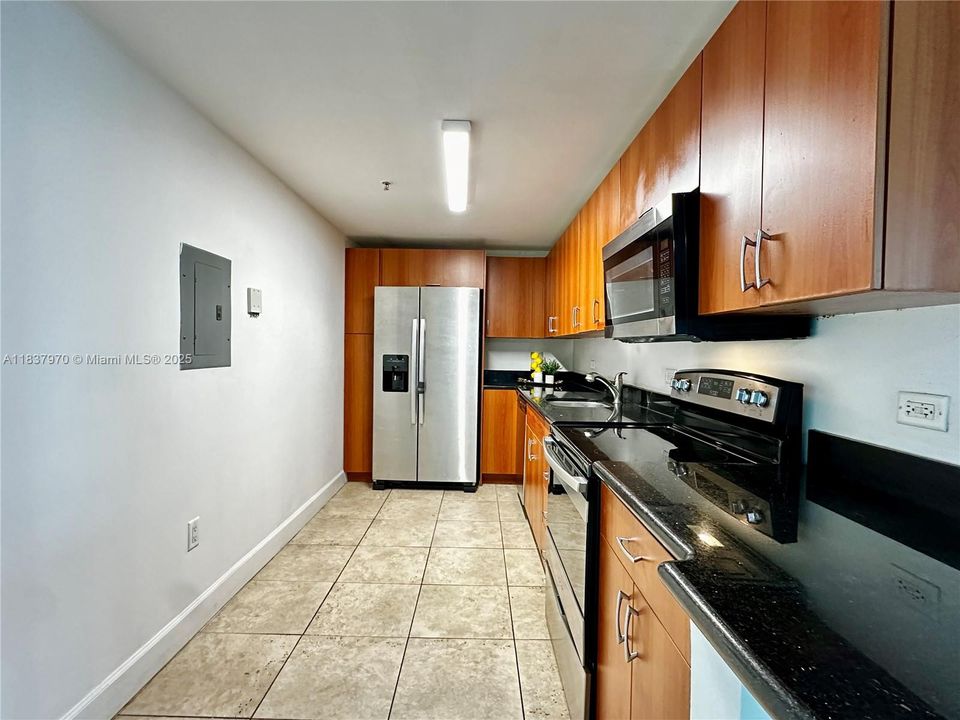 Недавно продано: $299,000 (2 спален, 2 ванн, 1145 Квадратных фут)