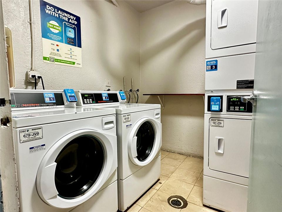 Недавно продано: $299,000 (2 спален, 2 ванн, 1145 Квадратных фут)