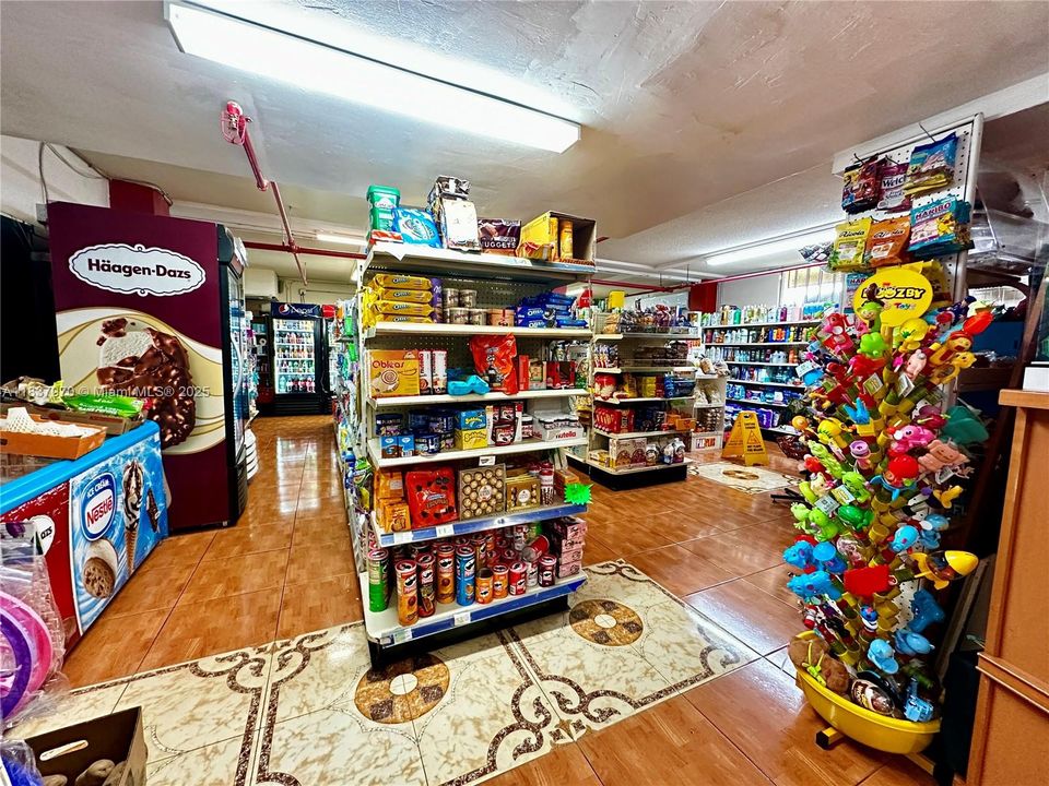 Недавно продано: $299,000 (2 спален, 2 ванн, 1145 Квадратных фут)