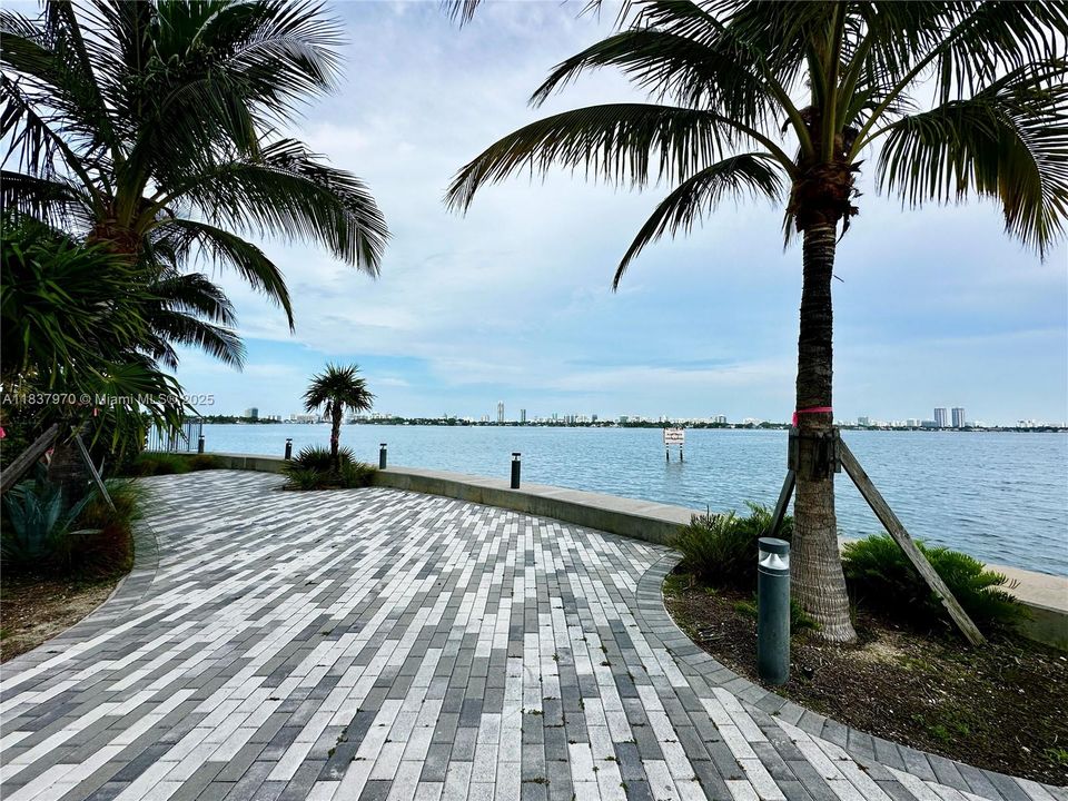 Недавно продано: $299,000 (2 спален, 2 ванн, 1145 Квадратных фут)