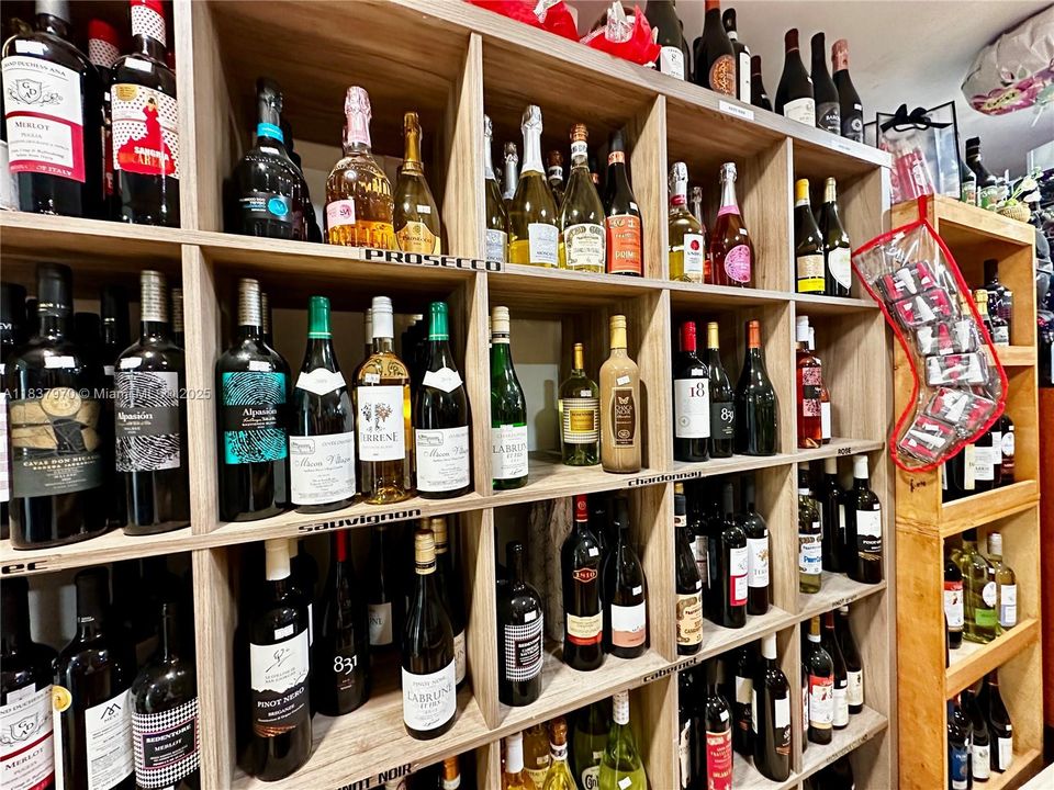 Недавно продано: $299,000 (2 спален, 2 ванн, 1145 Квадратных фут)