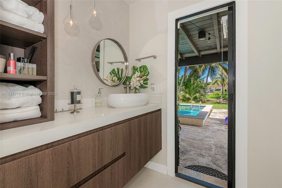 待售: $899,000 (4 贝兹, 2 浴室, 1508 平方英尺)