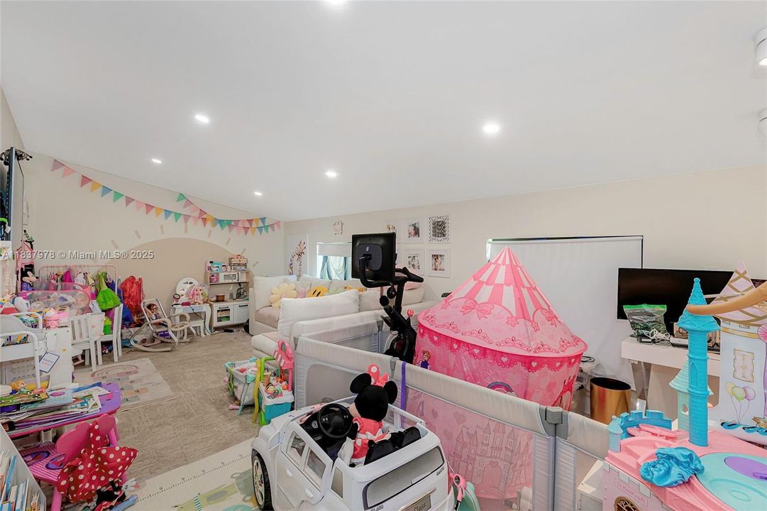 待售: $899,000 (4 贝兹, 2 浴室, 1508 平方英尺)