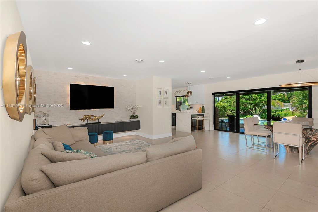 待售: $899,000 (4 贝兹, 2 浴室, 1508 平方英尺)