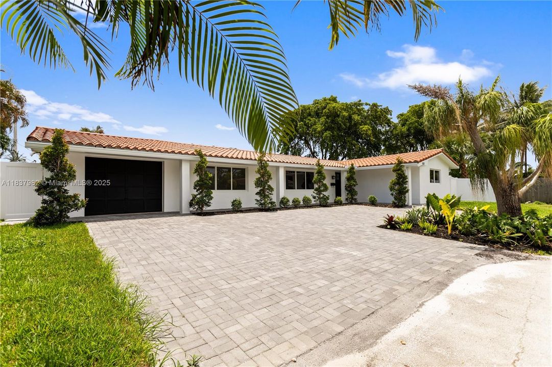 For Sale: $1,080,000 (3 beds, 2 baths, 2117 Square Feet)