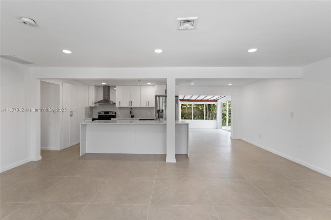 For Sale: $1,080,000 (3 beds, 2 baths, 2117 Square Feet)