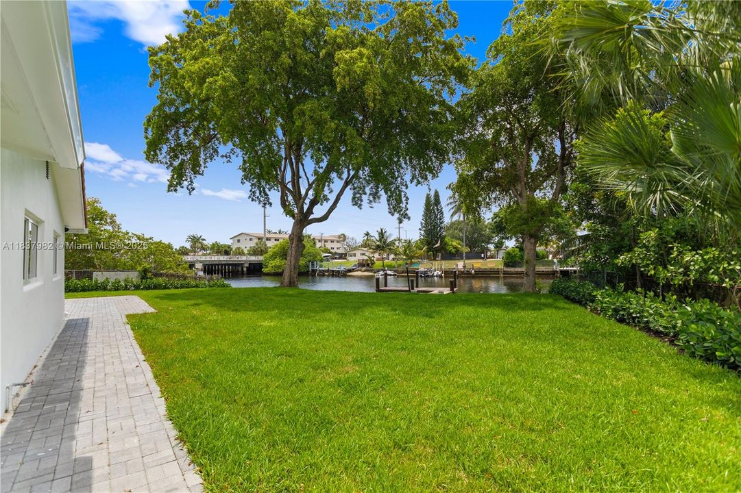 For Sale: $1,080,000 (3 beds, 2 baths, 2117 Square Feet)