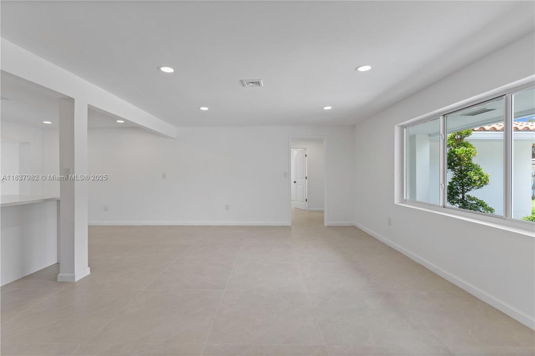 For Sale: $1,080,000 (3 beds, 2 baths, 2117 Square Feet)