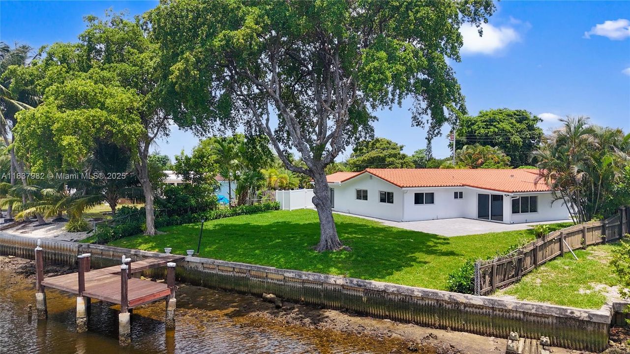 For Sale: $1,080,000 (3 beds, 2 baths, 2117 Square Feet)