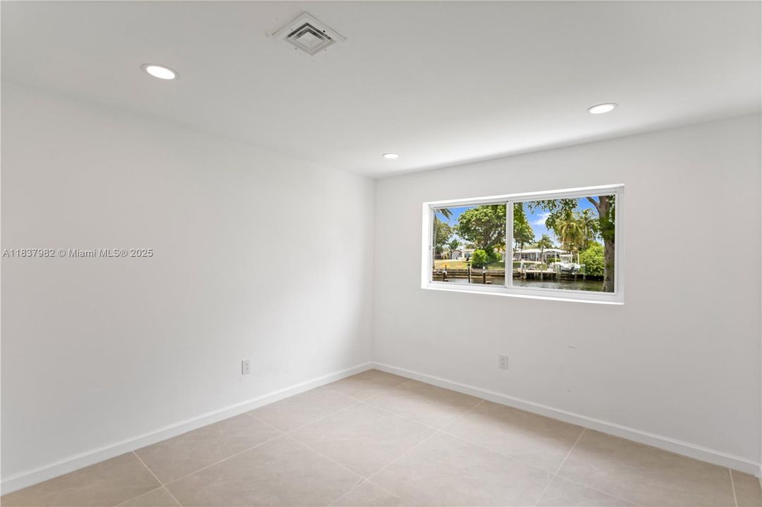 For Sale: $1,080,000 (3 beds, 2 baths, 2117 Square Feet)