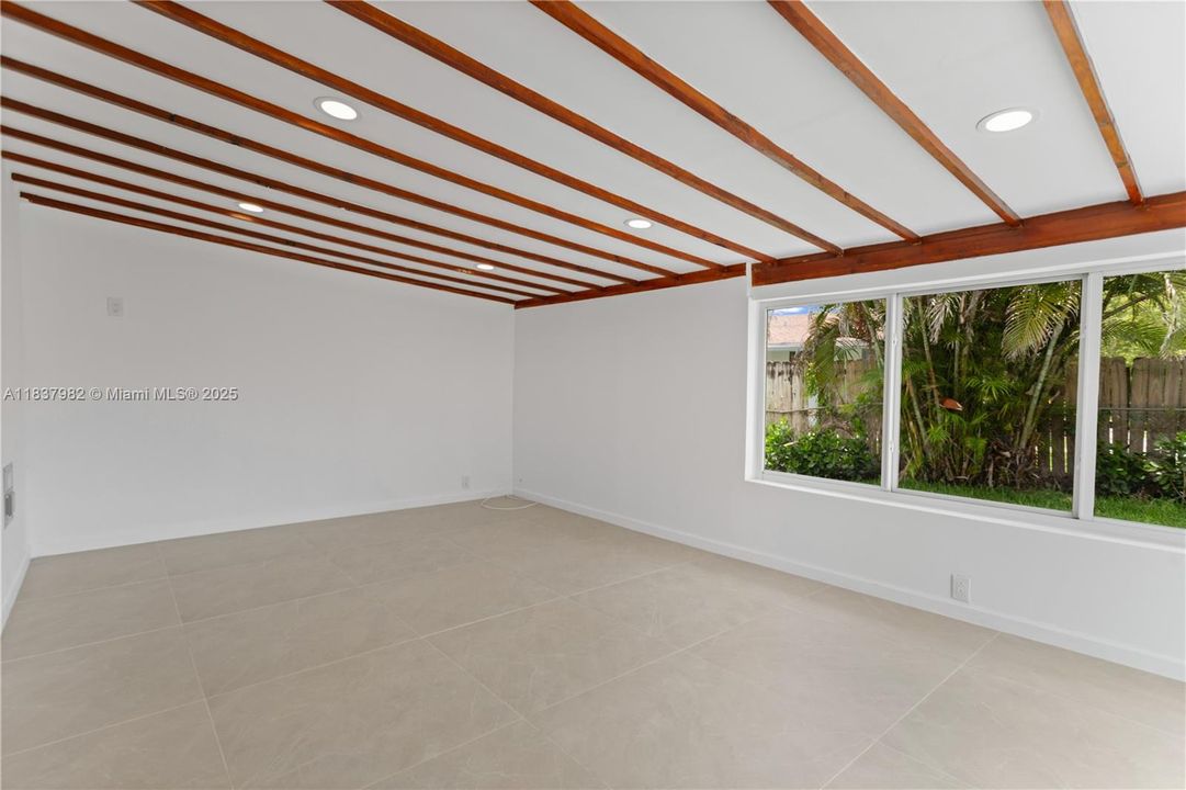 For Sale: $1,080,000 (3 beds, 2 baths, 2117 Square Feet)