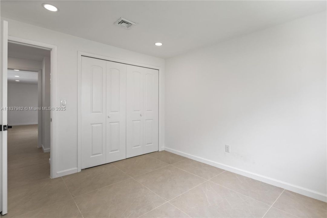 For Sale: $1,080,000 (3 beds, 2 baths, 2117 Square Feet)