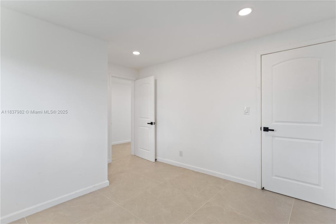 For Sale: $1,080,000 (3 beds, 2 baths, 2117 Square Feet)