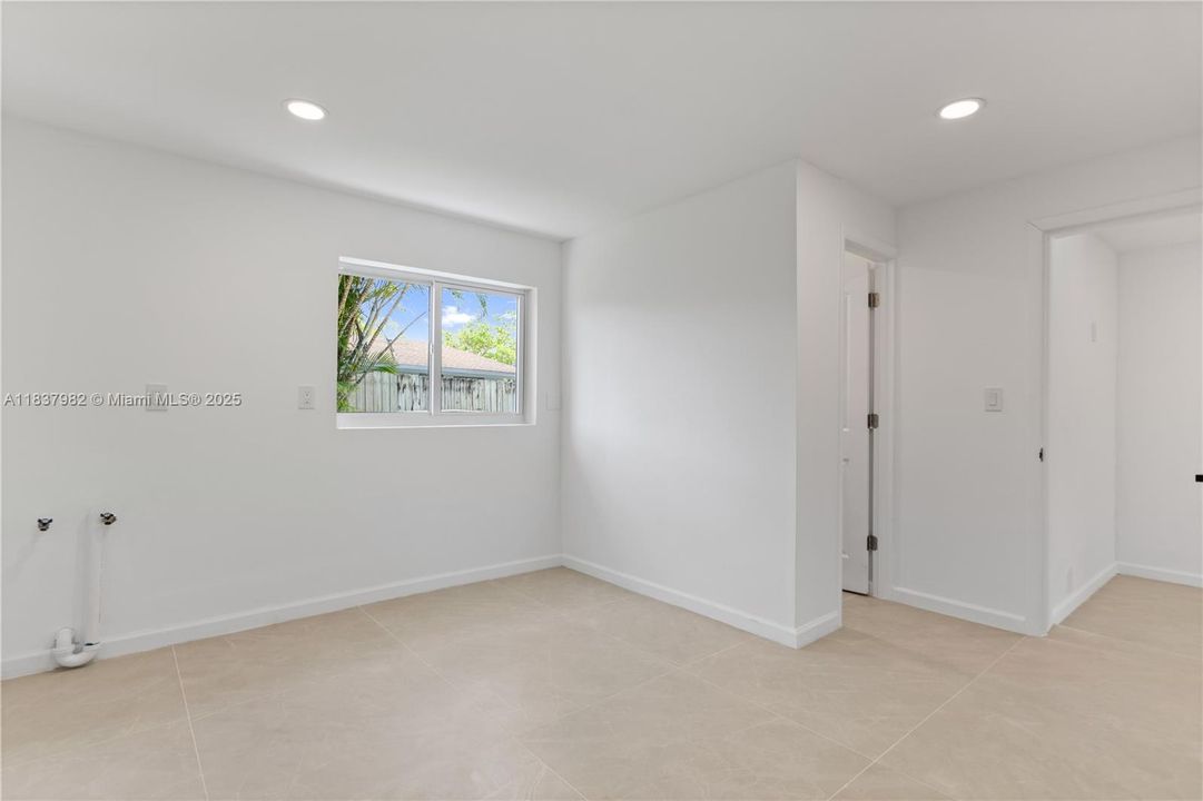 For Sale: $1,080,000 (3 beds, 2 baths, 2117 Square Feet)