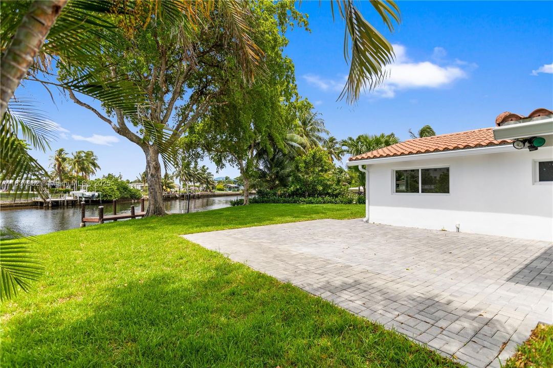 For Sale: $1,080,000 (3 beds, 2 baths, 2117 Square Feet)