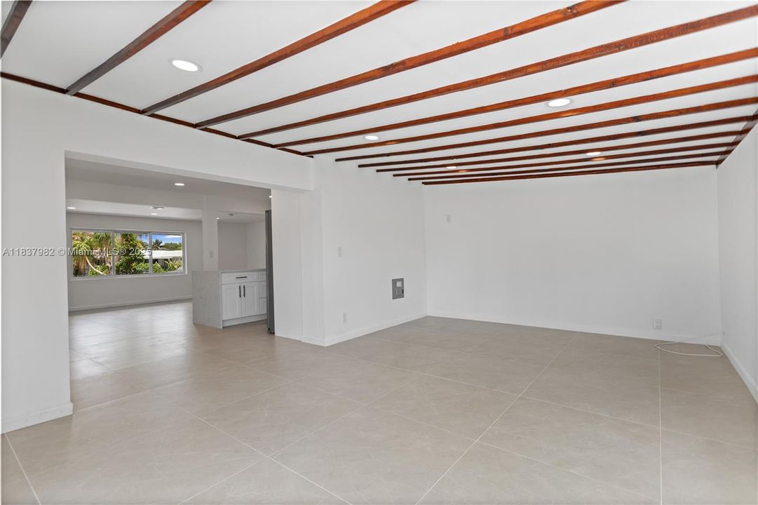 For Sale: $1,080,000 (3 beds, 2 baths, 2117 Square Feet)